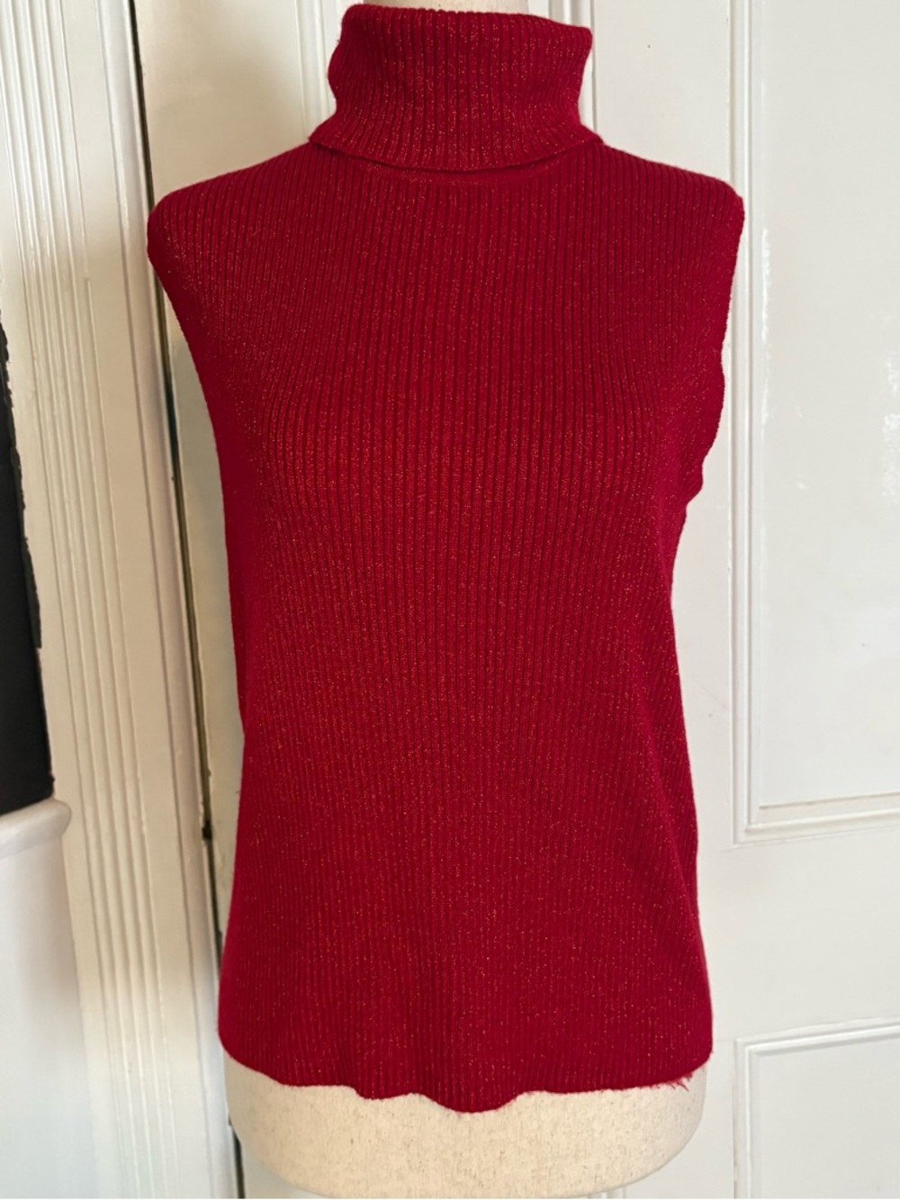 Norton McNaughton Red Sleeveless Turtleneck Sweater Tank Size M Metallic Ribbed
